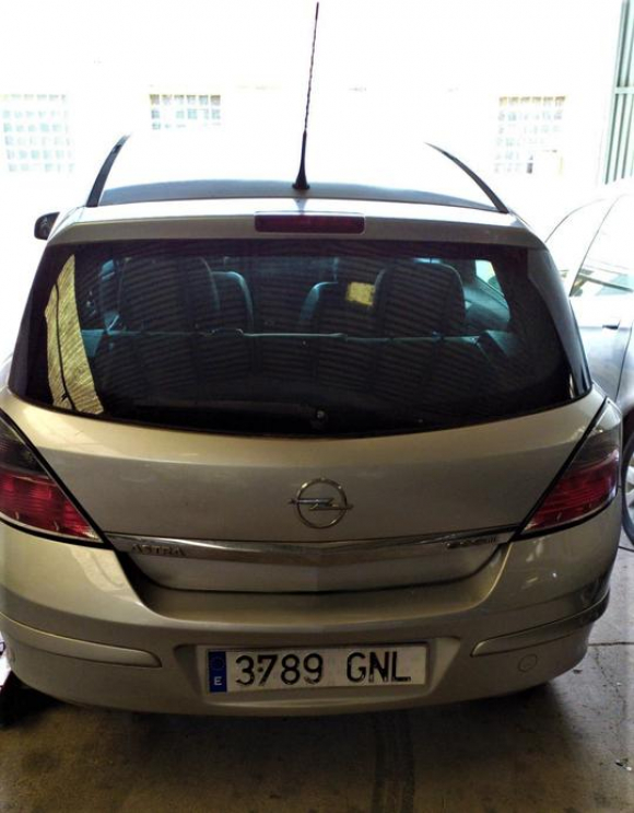 Un Opel Astra subastado.