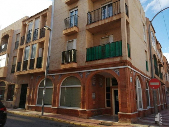 Un piso de BBVA a la venta en Roquetas de Mar (Almería).