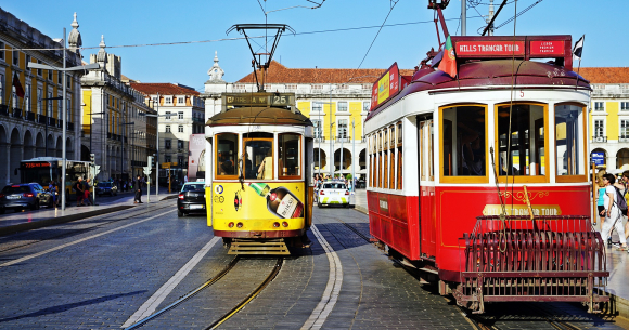 Si te gusta la vida social Lisboa es la ciudad que buscas. El coste de la vida es algo mayor que en otras ciudades portuguesas: una pareja puede vivir cómodamente con 2.400 euros al mes