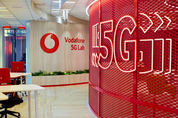 Logo laboratorio 5G Vodafone en Madrid