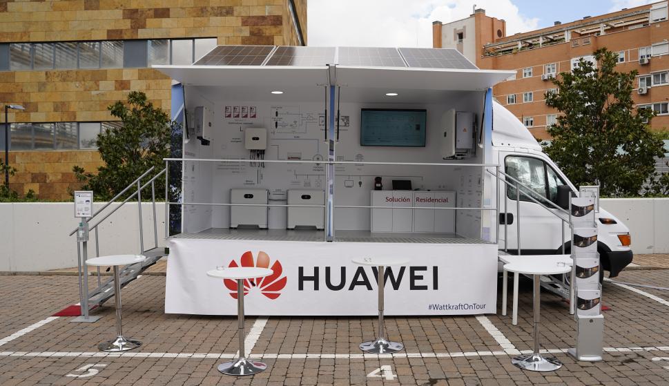 El Roadshow de Huawei muestra la última innovación en energía solar.