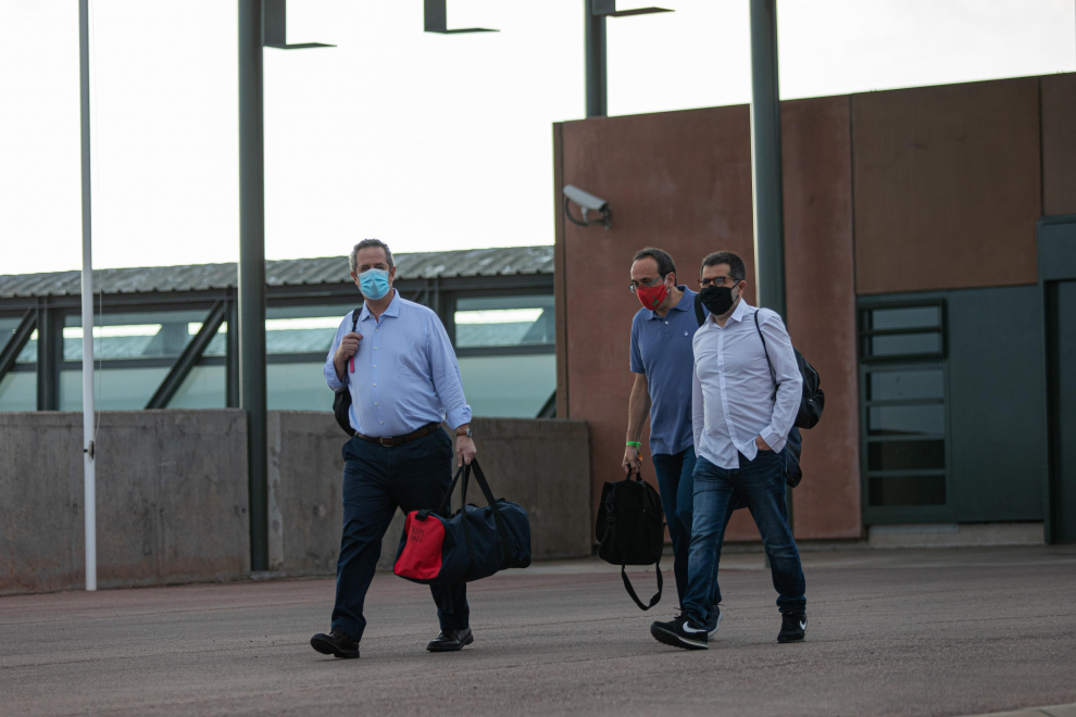 El exconseller de Interior Joaquim Forn (izquierda); El exconseller de Territorio Josep Rull; y el expresidente de la ANC Jordi Sànchez (derecha) salen a las 8.10 de la mañana de este viernes 17 de julio de la prisión de Lledoners, en Sant Joan de Vilatorrada (Barcelona) 17 JULIO 2020;JOAQUIM FORN;JOSEP RULL;JORDI SÃ€NCHEZ;LLEDONERS;SANT JOAN DE VILATORRADA;BARCELONA) 17/7/2020