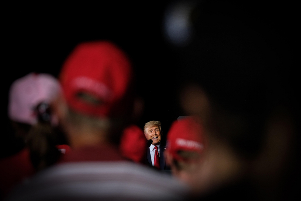 El presidente estadounidense, Donald Trump, ofrece un discurso durante un acto electoral celebrado en Pensacola, Florida, Estados Unidos, el 23 de octubre de 2020.