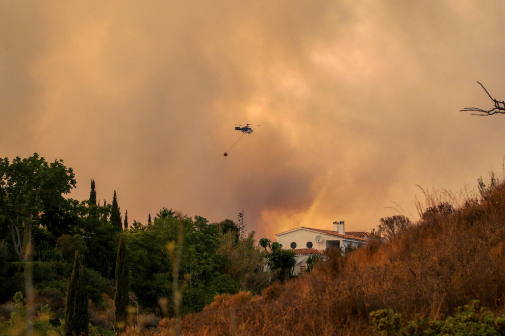 Un bombero forestal del plan andaluz contra incendios Infoca ha fallecido en el incendio de Sierra Bermeja.