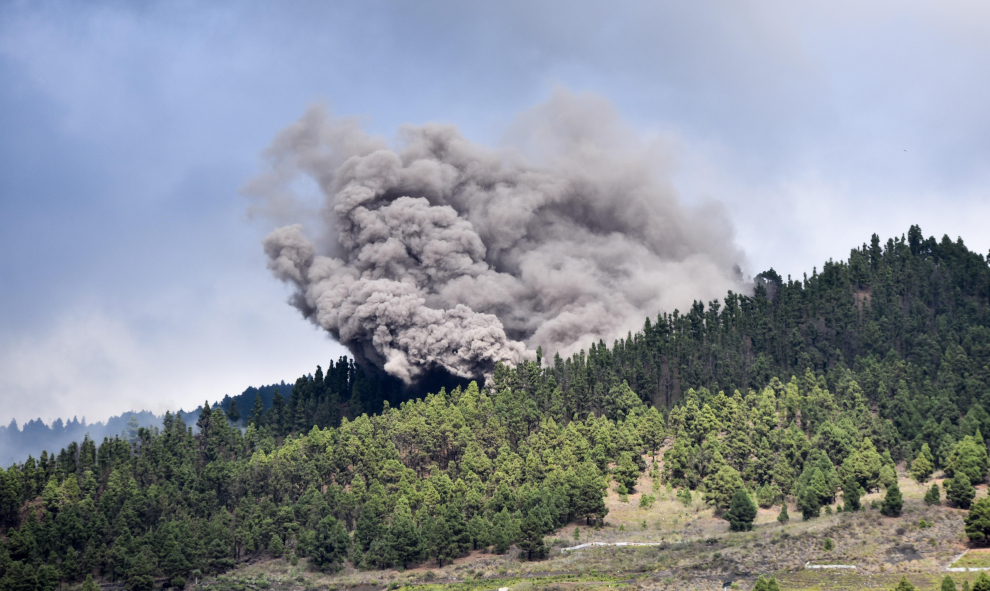 El volcán de La Palma ha emitido a la atmósfera 20.000 toneladas de dióxido de azufre (SO2), según ha informado presidente de Canarias, Ángel Víctor Torres.