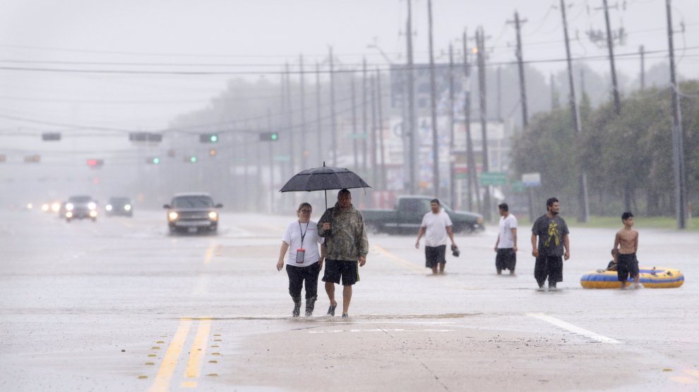 El huracán Harvey golpea sin piedad la cuarta ciudad de EE.UU.
