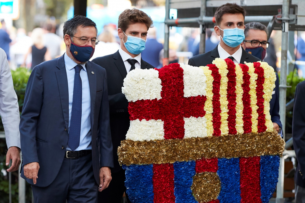 El presidente del FC Barcelona Josep María Bartomeu, hoy viernes 11 durante la ofrenda floral en el monumento a Rafael Casanova en Barcelona.