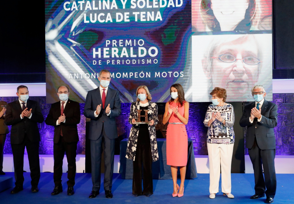 Don Felipe entregó el Premio Antonio Mompeón Motos de Periodismo a Catalina Luca de Tenea, Presidenta y editora de ABC.