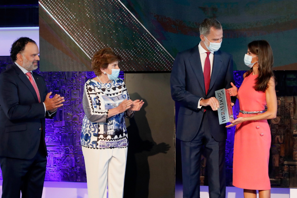 Don Felipe y Doña Letizia reciben el Premio Extraordinario HERALDO 125.