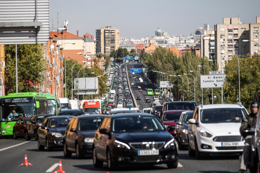 Restricciones de movilidad tras decretarse el estado de alarma en Madrid.