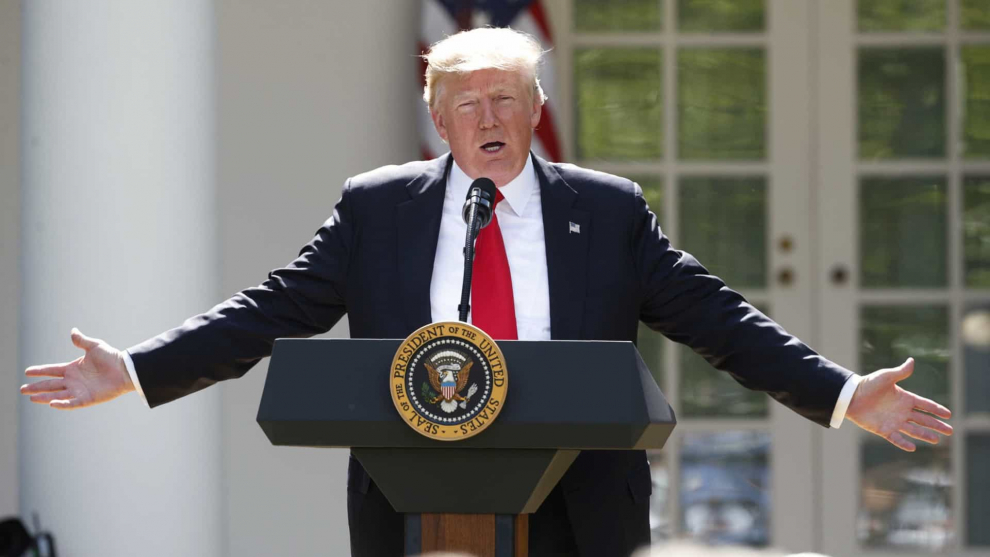 Donald Trump anuncia oficialmente que retirará a su país del Acuerdo de París para hacer frente al cambio climático.