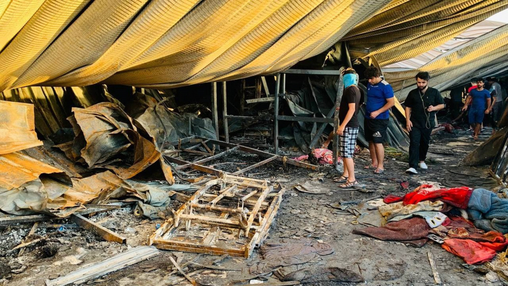 Más de 60 muertos y decenas de heridos tras la explosión de los tanques de oxígeno en el centro de aislamiento para pacientes con Covid-19 en la ciudad de Nasiriyah.