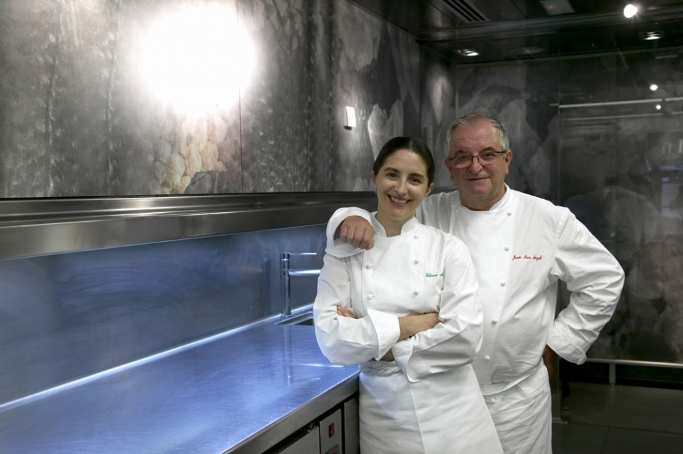 El chef Juan Mari Arzak junto a su hija Elena