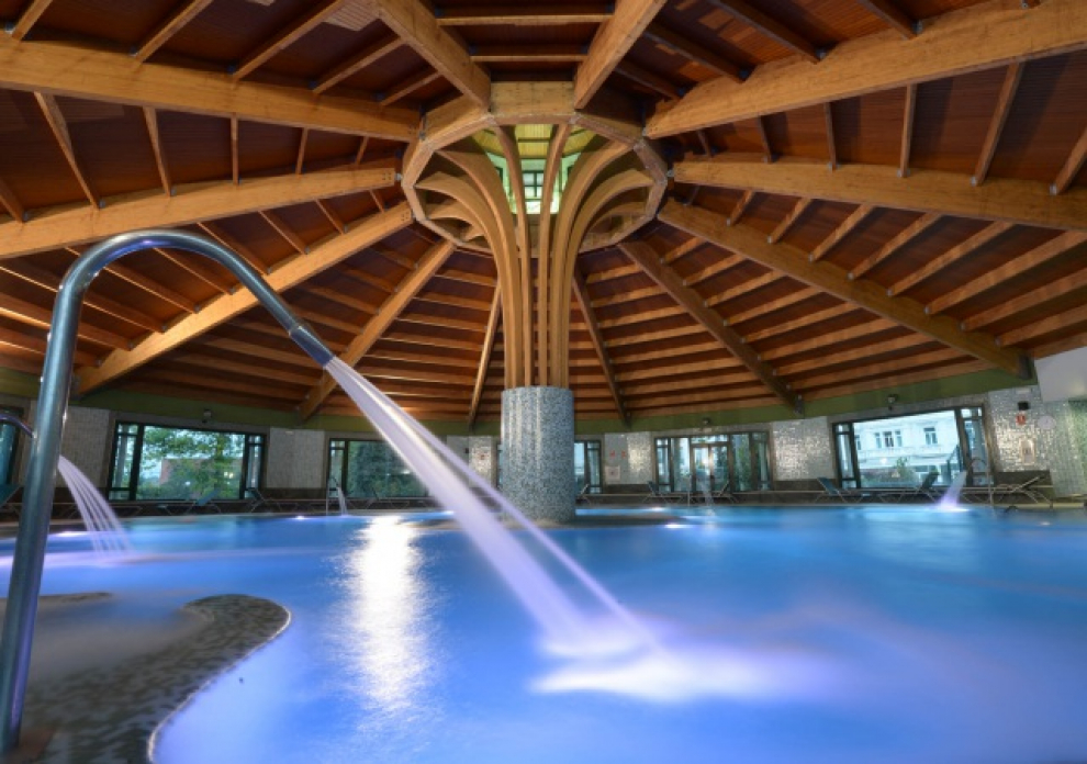Inaugurado en 2006 acoge el complejo hotelero termal de 4 estrellas. Una piscina de más de 850.000 litros de agua termal y equipada con las últimas novedades en tecnología termal para cubrir todas las necesidades en materia de relax