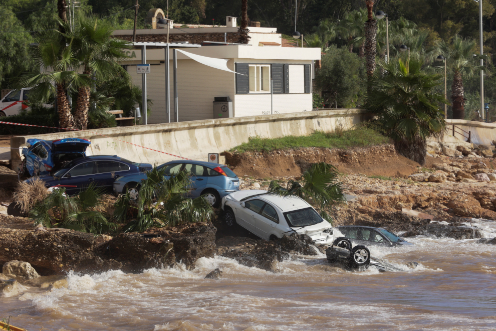 Aspecto de los daños causados en les Cases d'Alcanar (Tarragona) por la lluvia torrencial.