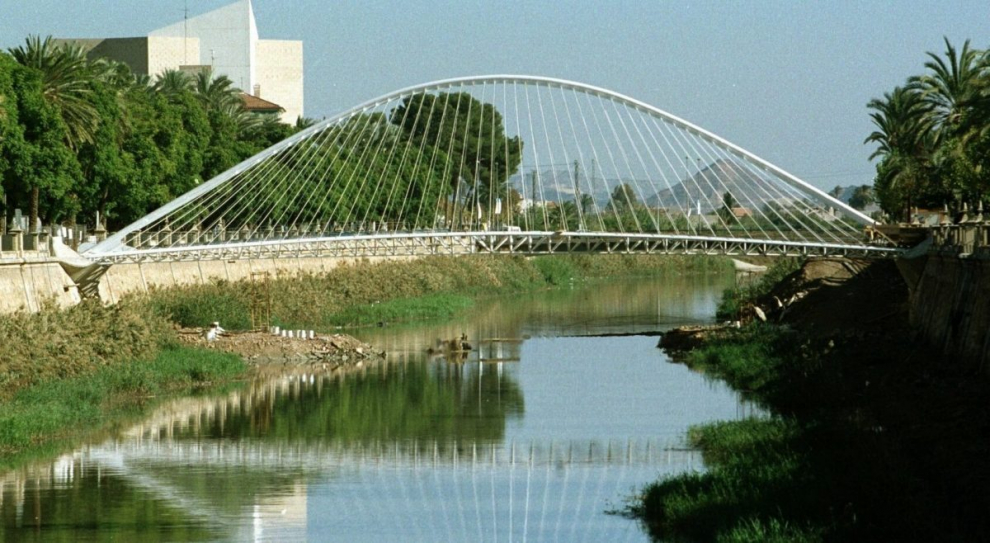 El Río Segura es un importante río del sureste de España que nace en la sierra de Segura a 1.413 metros de altitud a unos 5 kilómetros de Pontones (Jaén). Discurre por las provincias de Jaén, Albacete, Murcia y para desembocar en Guardamar del Segura (Alicante).