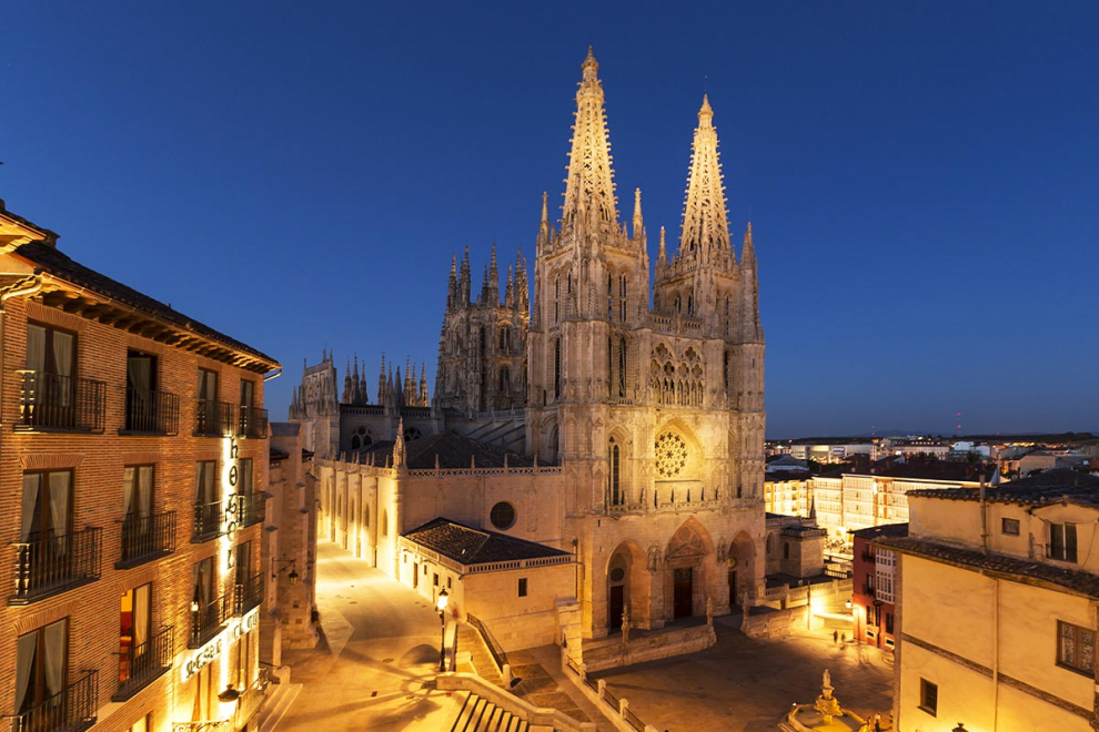Con tres bienes declarados Patrimonio de la Humanidad, la ciudad de Burgos es otro de los destinos preferidos a la hora de viajar. En esta escapada visitará Montejo de San Miguel, Frías, Tobera, Briviesca y Burgos.