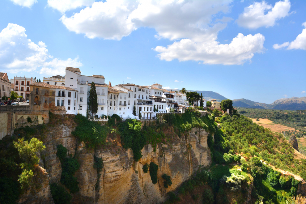 Esta bella comarca, al oeste de Málaga, cuenta con numerosos miradores a lo largo de sus increíbles espacios naturales.