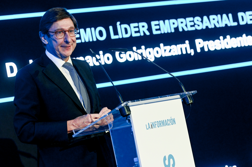 José Ignacio Goirigolzarri, presidente de CaixaBank, recibe el premio Líder Empresarial del Año.