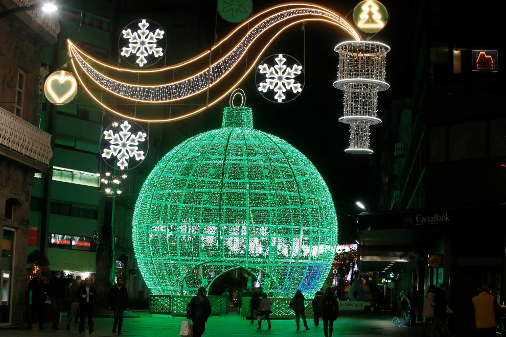 Cerca de 11 millones de bombillas y unos 1.000 árboles de Navidad repartidos por la ciudad es la muestra de Vigo para estas navidades.