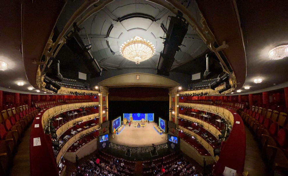 Instalaciones del Teatro Real de Madrid minutos antes del inicio de la celebración del Sorteo Extraordinario de la Lotería de Navidad 2021.