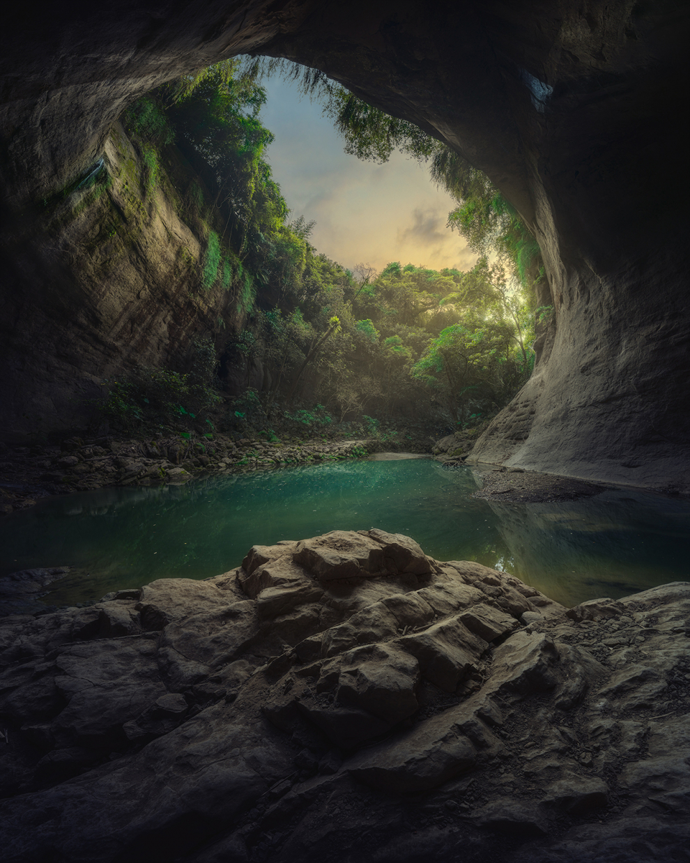 Muchos murciélagos habitaron esta cueva en la antigüedad. Han desaparecido debido a los cambios ambientales actuales.