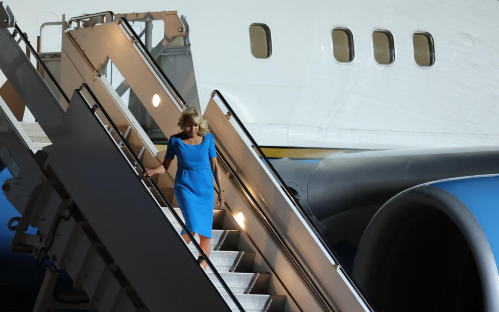 Jill Biden llega dos días antes de que lo haga su marido, el presidente estadounidense Joe Biden, que participará en la cumbre de la OTAN