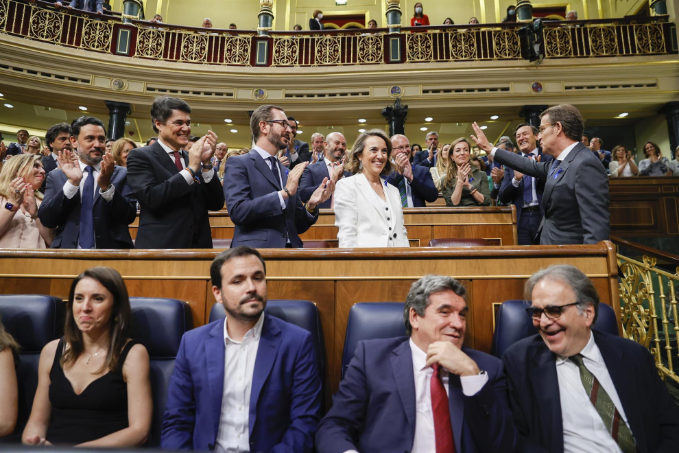 El presidente del PP, Alberto Núñez Feijóo, sigue el debate del estado de la nación que ha comenzado este martes en el Congreso desde el escaño en el que lo hace habitualmente la portavoz de su grupo parlamentario, Cuca Gamarra, ya que es el asiento reservado para el líder del Partido Popular.