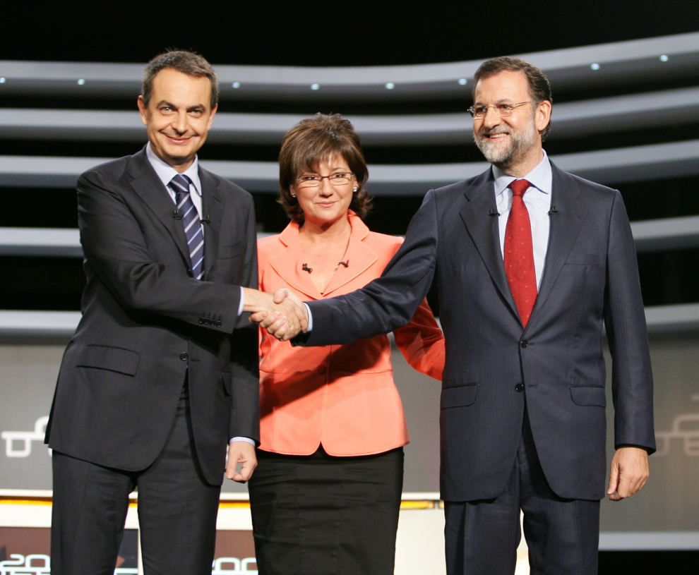 Los dos debates cara a cara entre José Luis Rodríguez Zapatero y Mariano Rajoy para las elecciones generales de 2008 fueron organizados por la Academia de Televisión. En ambos, las encuestas realizadas a posteriori dieron como vencedor al candidato socialista, con más ventaja en el segundo que en el primero. La duración de cada debate fue de 90 minutos y sin pausas; el primero fue bronco y con un formato pactado y muy encorsetado, en el que se sucedieron casi sin interrupciones los monólogos de ambos. De aquella retransmisión lo más recordado fue cuando el entonces líder de la oposición recurrió a la técnica del 'storytelling' para hablar de la que quedó para siempre bautizada como "la niña de Rajoy".