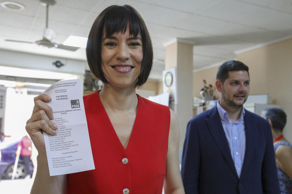 La ministra de Ciencia e Innovación y cabeza de lista del PSOE al Congreso por Valencia, Diana Morant, ejerce su derecho al voto en el casal de la Falla Marqués de Campo durante las elecciones generales del 23J