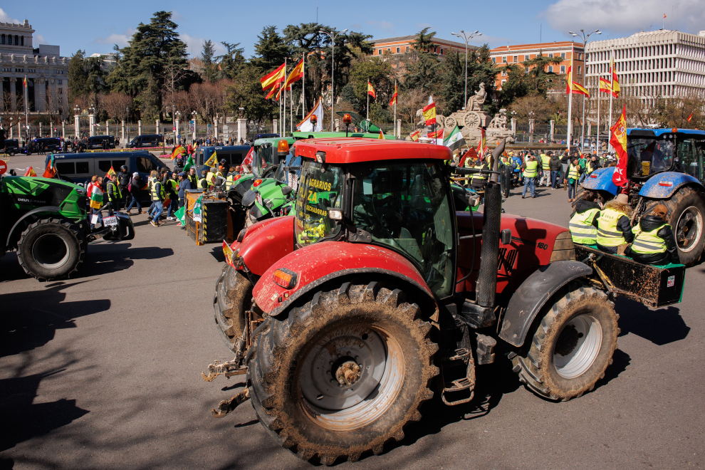 Los tractores toman Cibeles en Madrid
