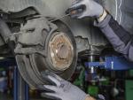 Más de la mitad de los españoles realiza él mismo el mantenimiento del coche sin pasar por el taller
