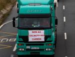 Un centenar de camioneros protestan en Ferrol contra el decreto del carbón