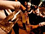 Psicólogos ponen en marcha una iniciativa piloto en las fiestas de Urduliz para tratar el botellón entre jóvenes