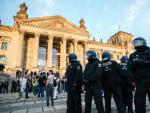 Alemania policía protestas Berlín negacionistas coronavirus