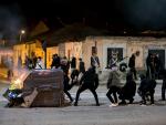 Disturbios producidos hoy viernes en Burgos tras la protesta contra el confinamiento y las restricciones tomadas en la ciudad para parar la propagación del COVID-19