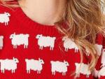 Lady Di usó el jersey rojo con una oveja negra en varias ocasiones