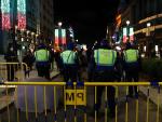 Agentes de la Policía Municipal restringen los accesos al centro de Madrid
