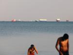 Vista del buque varado Ever Given, este jueves en Ismailía, Egipto