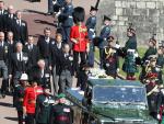 Reino Unido despide al príncipe Felipe en una ceremonia limitada por el virus