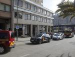 Vehículos Policía Nacional, Policía Local piso apuñalamiento A Coruña