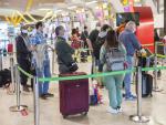 Viajeros turismo aeropuerto Madrid-Barajas