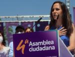La ministra española de Derechos Sociales, Ione Belarra, da un discurso durante la segunda y última jornada de la IV Asamblea de Podemos.