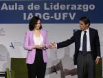 La presidenta de la Comunidad de Madrid, Isabel Díaz Ayuso y el expresidente del Gobierno, José María Aznar.