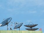 Antenas con conexión por satélite.