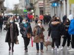 Personas andando por la calle, mascarilla coronavirus