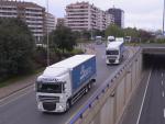 Camiones autovía marcha lenta huelga transportes