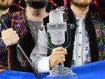Los ganadores de Eurovision venden el trofeo por 900.000 euros