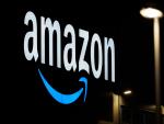 Amazon pierde más de 2.700 millones por el fiasco de Rivian y cae en bolsa