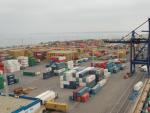 El tráfico portuario de mercancías sigue en caída lastrada por los contenedores